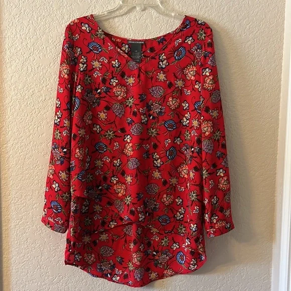 Chelsea & Theodore Women Long-Sleeve Crossover Woven Top Red Floral Paisley SzL - Picture 2 of 7